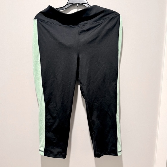 ID Ideology Women's Colorblocked Capri Leggings Green ASh - Picture 4 of 11